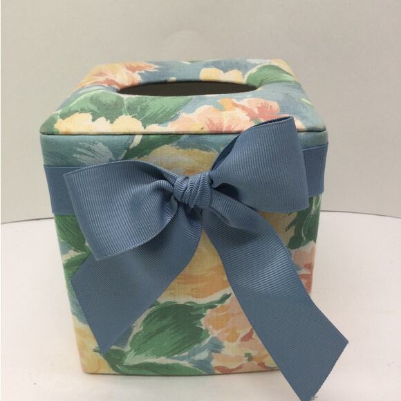 Vintage Discontinued Croscill Fiesta Tissue Box Cover - Picture 2 of 8